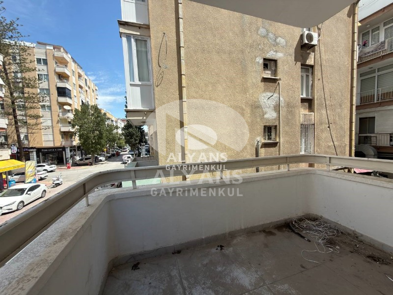 ALYANS'TAN POZCU'NUN MERKEZİNDE BAĞIMSIZ MUTFAK GENİŞ 3+1