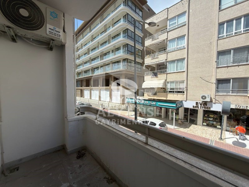 ALYANS'TAN POZCU'NUN MERKEZİNDE BAĞIMSIZ MUTFAK GENİŞ 3+1