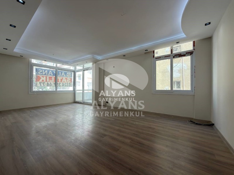 ALYANS'TAN POZCU'NUN MERKEZİNDE BAĞIMSIZ MUTFAK GENİŞ 3+1