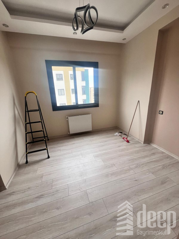 MEZİTLİNİN EN GÖZDE YERİNDE 2+1 KİRALIK DAİRE