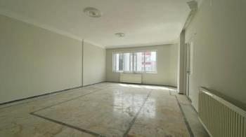 Elmas’tan Menteş’te Cepheleri Açık Ferah Geniş Metraj 3+1