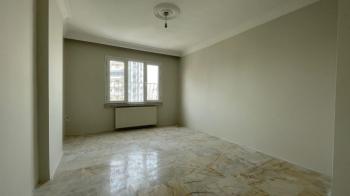 Elmas’tan Menteş’te Cepheleri Açık Ferah Geniş Metraj 3+1