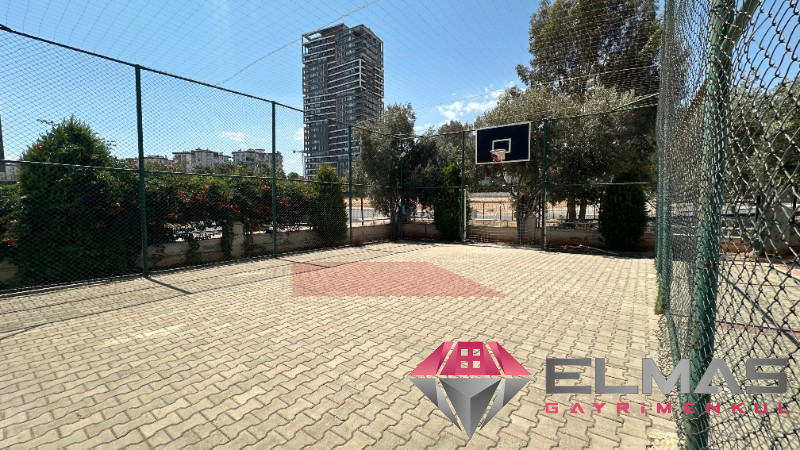 Elmas’tan Limonluk'ta Havuzlu Site İçerisinde Geniş 3+1