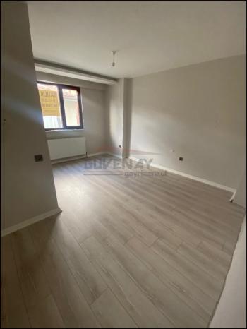 GÜVENAY - ÇORUM BAHÇELİEVLER MAH. BAHÇELİEVLER İLKOKULU CİVARI 3+1 SATILIK DAİRE