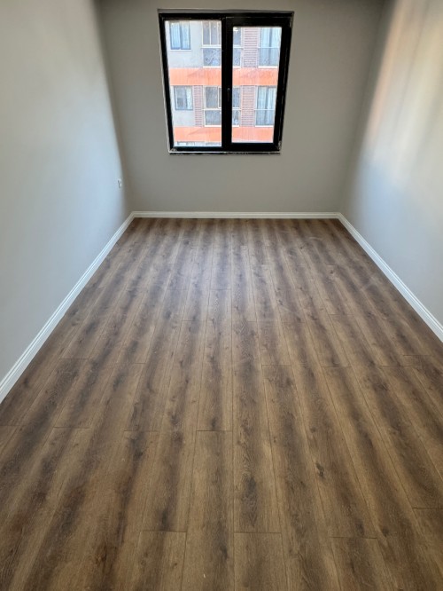 Binevler'de Metro'ya Çok Yakın Kapalı Mutfaklı 2+1 Boş Satılık Daire