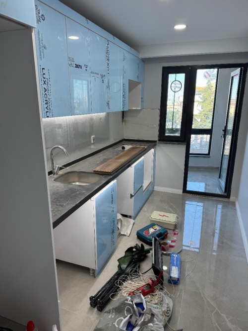 Binevler'de Metro'ya Çok Yakın Kapalı Mutfaklı 2+1 Boş Satılık Daire