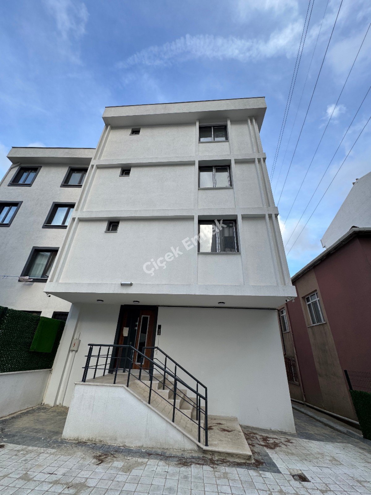 Akşemsettin'de 2+1 Bahçe Katı Sıfır Satılık Daire