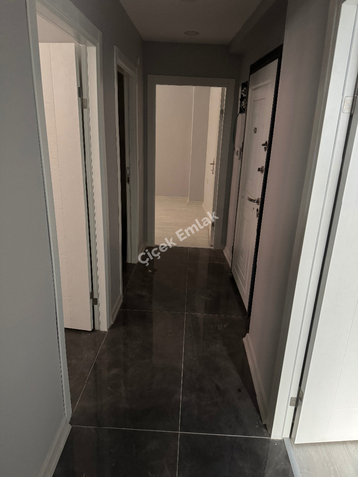 Akşemsettin'de 2+1 Bahçe Katı Sıfır Satılık Daire