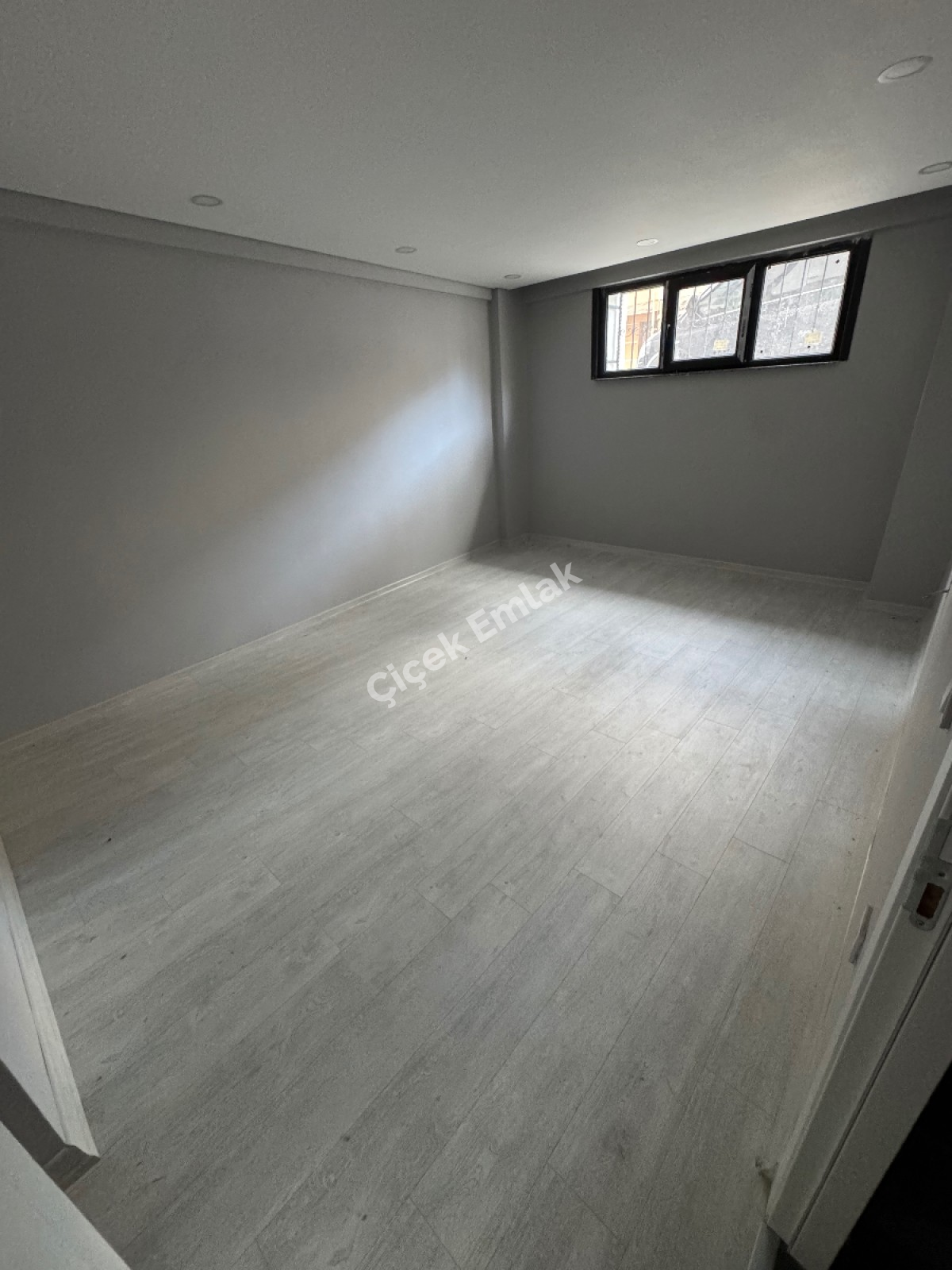 Akşemsettin'de 2+1 Bahçe Katı Sıfır Satılık Daire