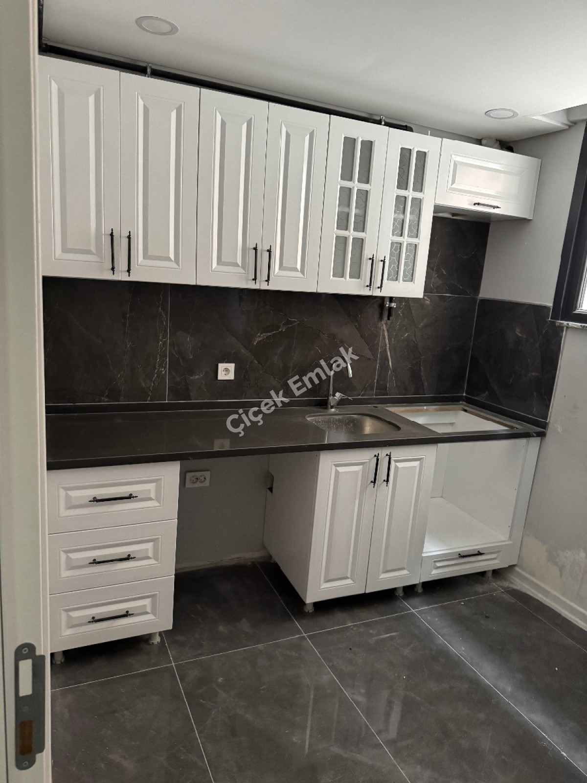 Akşemsettin'de 2+1 Bahçe Katı Sıfır Satılık Daire