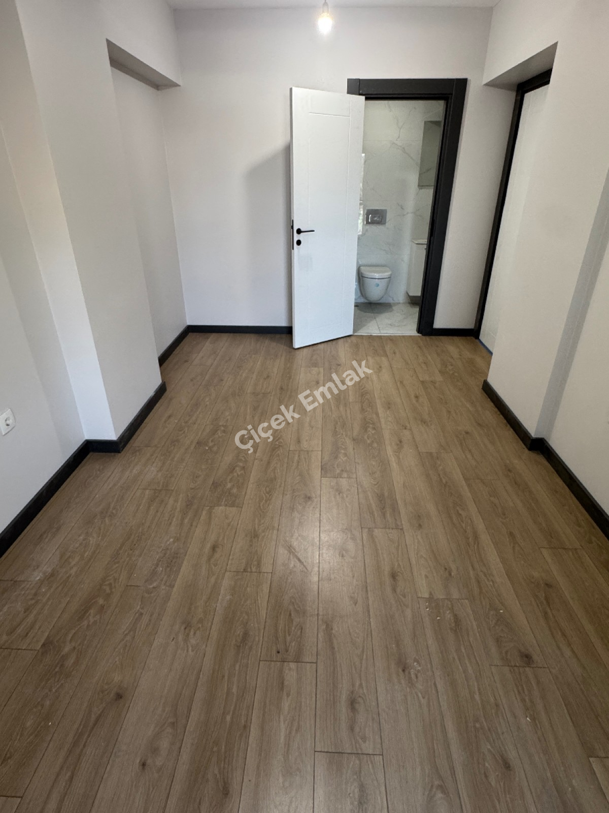 Akşemsettin Güvenlikli Site'de 2+1 Sıfır Satılık Daire