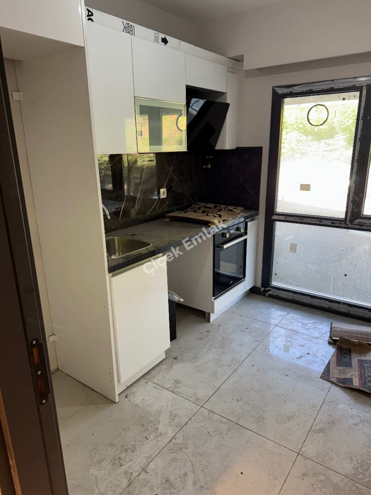 Akşemsettin Güvenlikli Site'de 2+1 Sıfır Satılık Daire