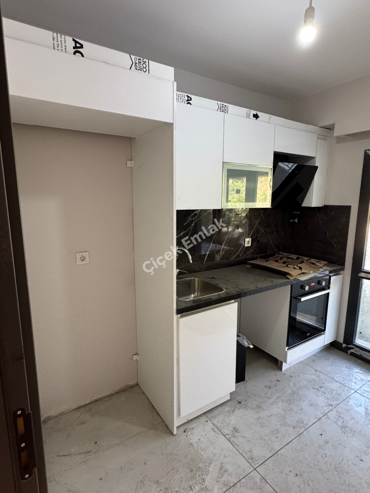 Akşemsettin Güvenlikli Site'de 2+1 Sıfır Satılık Daire
