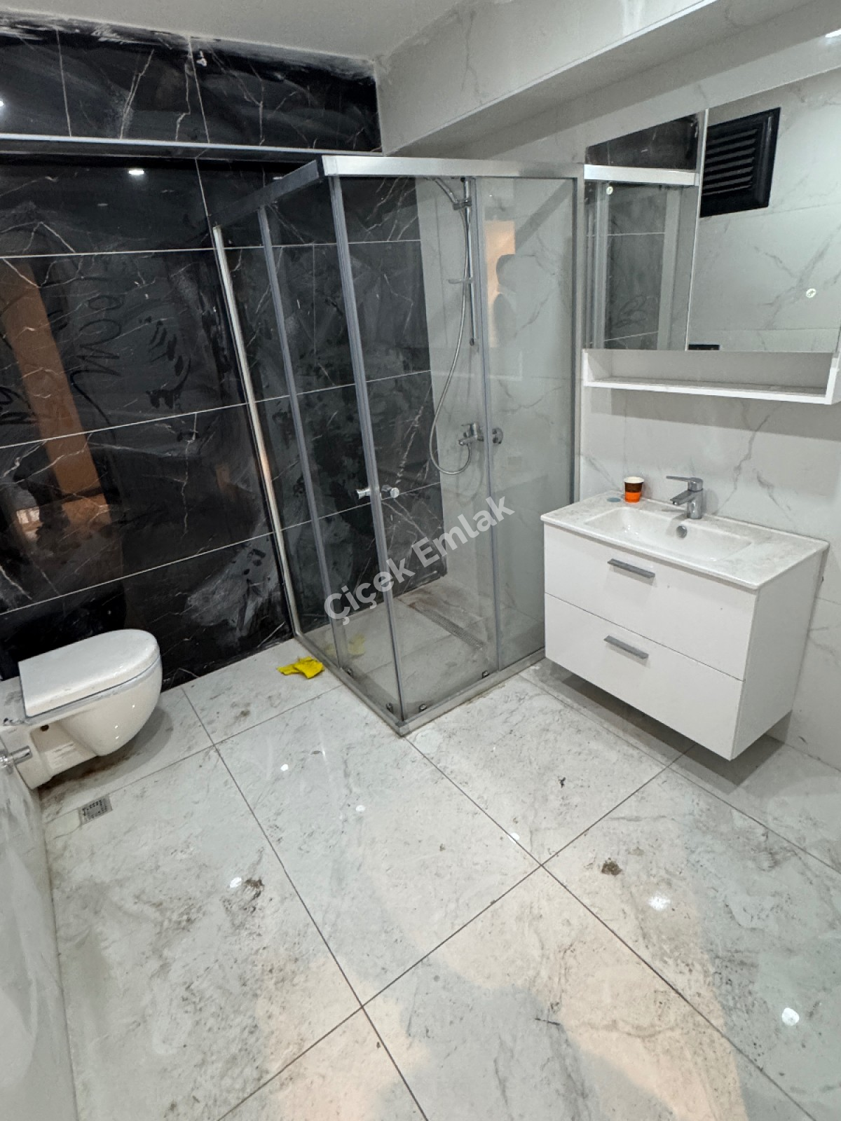 Akşemsettin Güvenlikli Site'de 2+1 Sıfır Satılık Daire