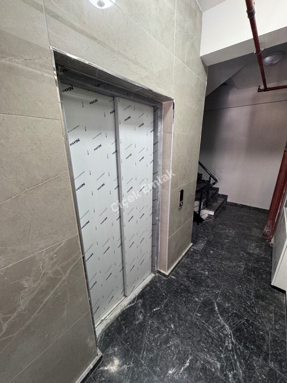 Binevler'de Metro'ya 1 Dk 2+1 Otoparklı Sıfır Satılık Daire