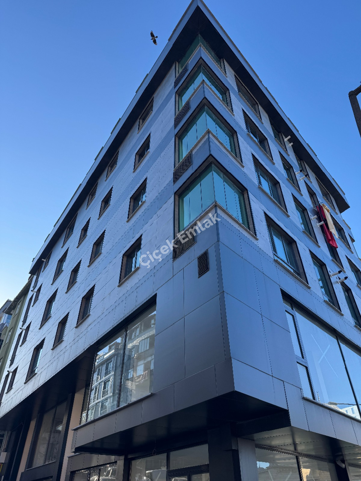 Binevler'de Metro'ya 1 Dk 2+1 Otoparklı Sıfır Satılık Daire