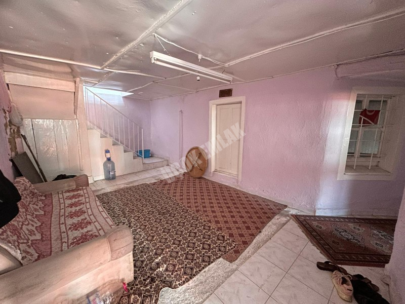 AFYON ÜÇOK EMLAKTAN SÜMER MAH 3+2 107M² SATILIK MÜSTAKİL EV 