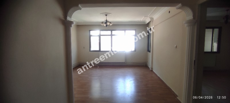 Antre Emlak\\\\\\\\\\\\\\\\\\\\\\\\\\\\\\\'tan Kiralık Bahçelievler\\\\\\\\\\\\\\\\\\\\\\\\\\\\\\\'de Bozyaka Hasataesi Yanı  Doğalgazlı 2+1 Geniş Daire