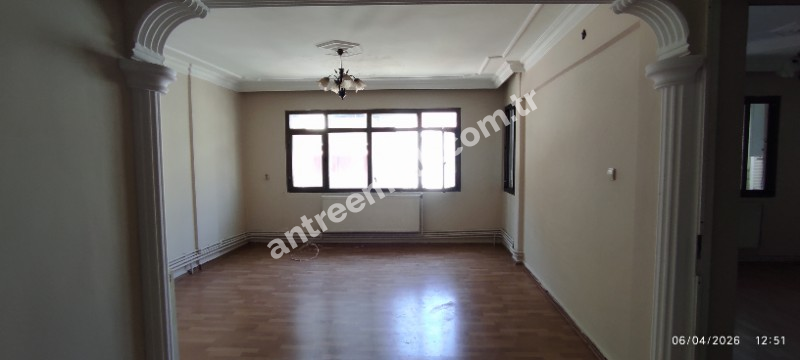 Antre Emlak'tan Kiralık Bahçelievler'de Bozyaka Hasataesi Yanı  Doğalgazlı 2+1 Geniş Daire