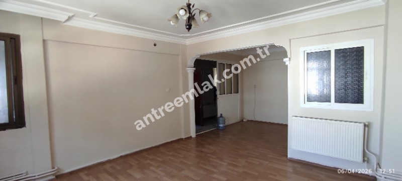 Antre Emlak'tan Kiralık Bahçelievler'de Bozyaka Hasataesi Yanı  Doğalgazlı 2+1 Geniş Daire