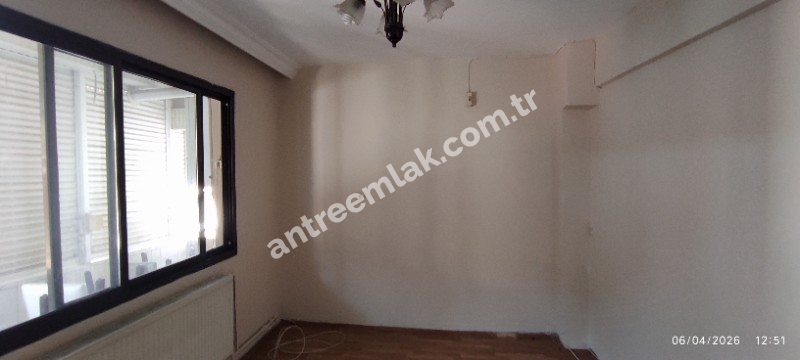 Antre Emlak'tan Kiralık Bahçelievler'de Bozyaka Hasataesi Yanı  Doğalgazlı 2+1 Geniş Daire