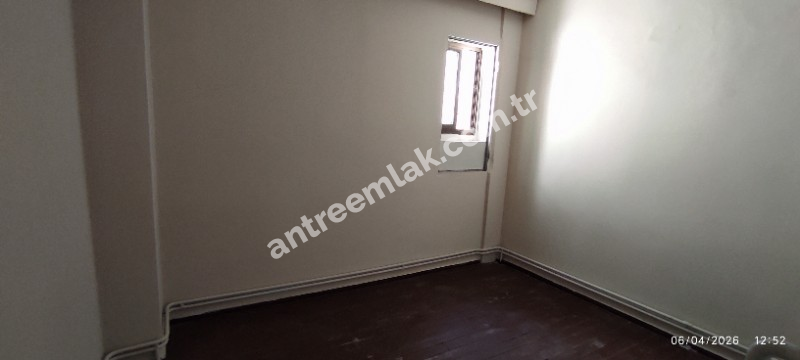 Antre Emlak'tan Kiralık Bahçelievler'de Bozyaka Hasataesi Yanı  Doğalgazlı 2+1 Geniş Daire