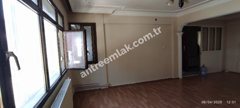 Antre Emlak'tan Kiralık Bahçelievler'de Bozyaka Hasataesi Yanı  Doğalgazlı 2+1 Geniş Daire