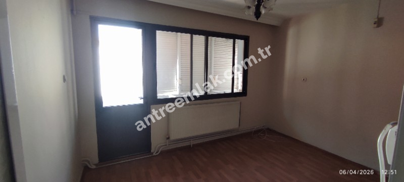 Antre Emlak'tan Kiralık Bahçelievler'de Bozyaka Hasataesi Yanı  Doğalgazlı 2+1 Geniş Daire