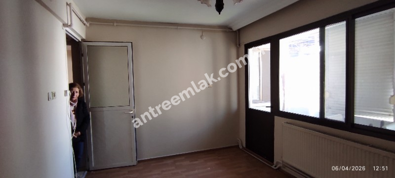 Antre Emlak'tan Kiralık Bahçelievler'de Bozyaka Hasataesi Yanı  Doğalgazlı 2+1 Geniş Daire