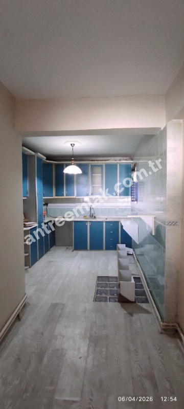 Antre Emlak'tan Kiralık Bahçelievler'de Bozyaka Hasataesi Yanı  Doğalgazlı 2+1 Geniş Daire