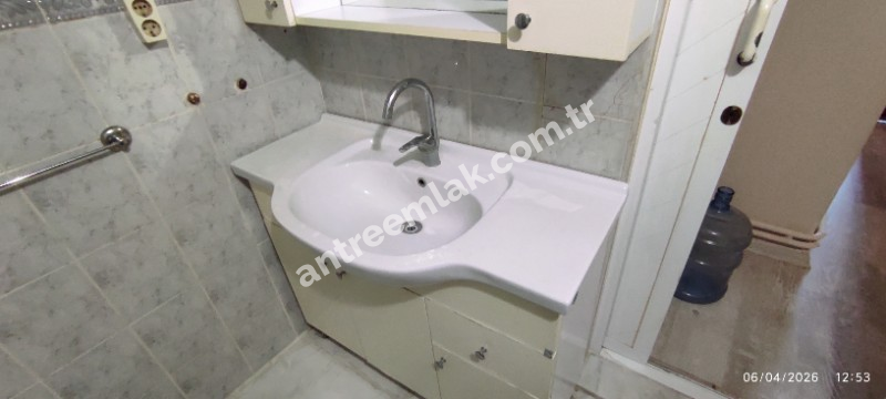 Antre Emlak'tan Kiralık Bahçelievler'de Bozyaka Hasataesi Yanı  Doğalgazlı 2+1 Geniş Daire