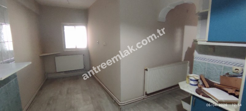 Antre Emlak'tan Kiralık Bahçelievler'de Bozyaka Hasataesi Yanı  Doğalgazlı 2+1 Geniş Daire