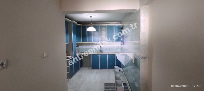 Antre Emlak'tan Kiralık Bahçelievler'de Bozyaka Hasataesi Yanı  Doğalgazlı 2+1 Geniş Daire