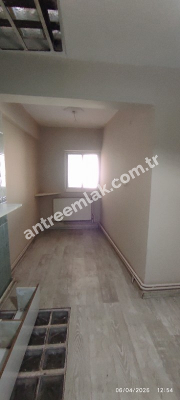 Antre Emlak'tan Kiralık Bahçelievler'de Bozyaka Hasataesi Yanı  Doğalgazlı 2+1 Geniş Daire