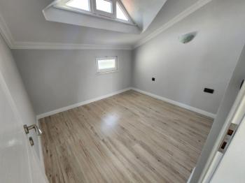 ALTINKUM MAHALLESİ’ NDE DENİZE YÜRÜME MESAFESİNDE | 5+1 AYRI MUTFAKLI | 2 GENİŞ BALKON + 2 BAHÇE | MÜSTAKİL OTOPARKLI 3 KATLI FIRSAT VİLLA!!!