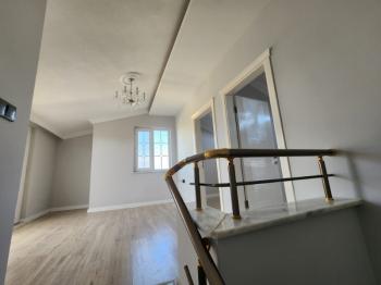 ALTINKUM MAHALLESİ’ NDE DENİZE YÜRÜME MESAFESİNDE | 5+1 AYRI MUTFAKLI | 2 GENİŞ BALKON + 2 BAHÇE | MÜSTAKİL OTOPARKLI 3 KATLI FIRSAT VİLLA!!!