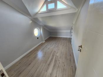 ALTINKUM MAHALLESİ’ NDE DENİZE YÜRÜME MESAFESİNDE | 5+1 AYRI MUTFAKLI | 2 GENİŞ BALKON + 2 BAHÇE | MÜSTAKİL OTOPARKLI 3 KATLI FIRSAT VİLLA!!!