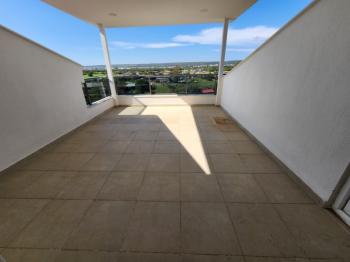 ALTINKUM MAHALLESİ’ NDE DENİZE YÜRÜME MESAFESİNDE | 5+1 AYRI MUTFAKLI | 2 GENİŞ BALKON + 2 BAHÇE | MÜSTAKİL OTOPARKLI 3 KATLI FIRSAT VİLLA!!!