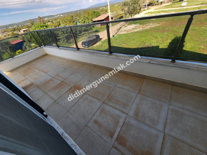 ALTINKUM MAHALLESİ’ NDE DENİZE YÜRÜME MESAFESİNDE | 5+1 AYRI MUTFAKLI | 2 GENİŞ BALKON + 2 BAHÇE | MÜSTAKİL OTOPARKLI 3 KATLI FIRSAT VİLLA!!!