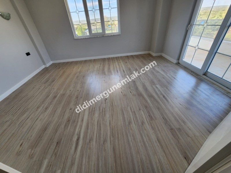 ALTINKUM MAHALLESİ’ NDE DENİZE YÜRÜME MESAFESİNDE | 5+1 AYRI MUTFAKLI | 2 GENİŞ BALKON + 2 BAHÇE | MÜSTAKİL OTOPARKLI 3 KATLI FIRSAT VİLLA!!!