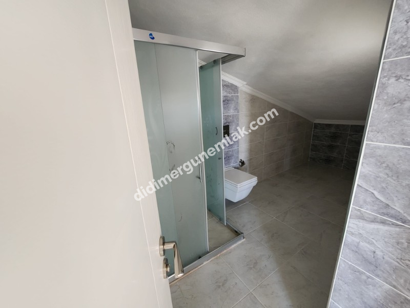 ALTINKUM MAHALLESİ’ NDE DENİZE YÜRÜME MESAFESİNDE | 5+1 AYRI MUTFAKLI | 2 GENİŞ BALKON + 2 BAHÇE | MÜSTAKİL OTOPARKLI 3 KATLI FIRSAT VİLLA!!!