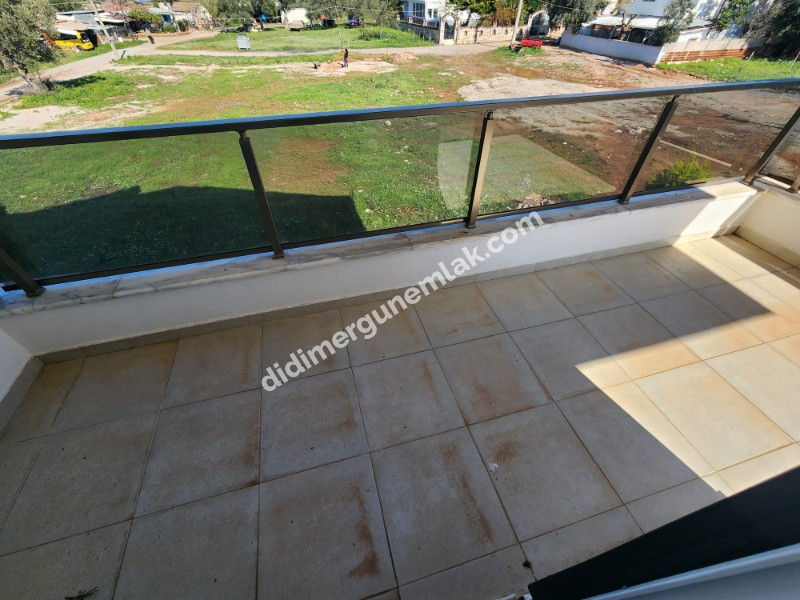 ALTINKUM MAHALLESİ’ NDE DENİZE YÜRÜME MESAFESİNDE | 5+1 AYRI MUTFAKLI | 2 GENİŞ BALKON + 2 BAHÇE | MÜSTAKİL OTOPARKLI 3 KATLI FIRSAT VİLLA!!!