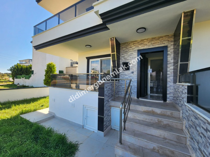 ALTINKUM MAHALLESİ’ NDE DENİZE YÜRÜME MESAFESİNDE | 5+1 AYRI MUTFAKLI | 2 GENİŞ BALKON + 2 BAHÇE | MÜSTAKİL OTOPARKLI 3 KATLI FIRSAT VİLLA!!!