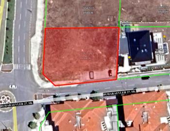 GÜVENAY - ÇORUM BUHARA BİŞKEK CADDESİ ÜZERİ KÖŞE BAŞI 1338 M2 SATILIK VİLLA ARSASI