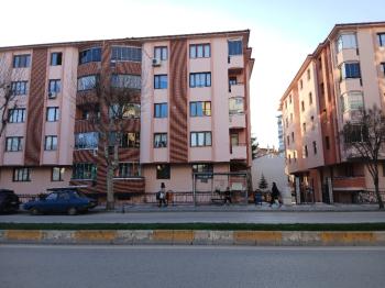 GÜVENAY - ÇORUM  ULUKAVAK MAH. EŞREF HOCA CADDESİ ÜZERİ  4+1 LÜKS KİRALIK DAİRE 