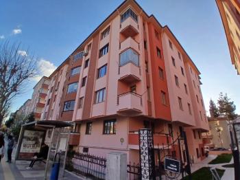 GÜVENAY - ÇORUM  ULUKAVAK MAH. EŞREF HOCA CADDESİ ÜZERİ  4+1 LÜKS KİRALIK DAİRE 