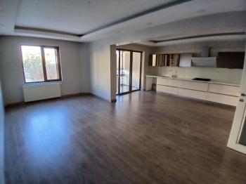 GÜVENAY - ÇORUM  ULUKAVAK MAH. EŞREF HOCA CADDESİ ÜZERİ  4+1 LÜKS KİRALIK DAİRE 