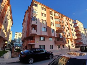 GÜVENAY - ÇORUM  ULUKAVAK MAH. EŞREF HOCA CADDESİ ÜZERİ  4+1 LÜKS KİRALIK DAİRE 