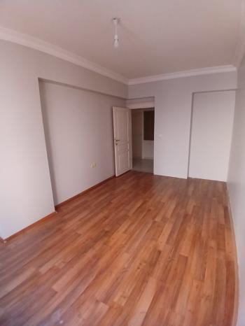 GÜVENAY - ÇORUM  ULUKAVAK MAH. EŞREF HOCA CADDESİ ÜZERİ  4+1 LÜKS KİRALIK DAİRE 