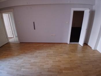 GÜVENAY - ÇORUM  ULUKAVAK MAH. EŞREF HOCA CADDESİ ÜZERİ  4+1 LÜKS KİRALIK DAİRE 